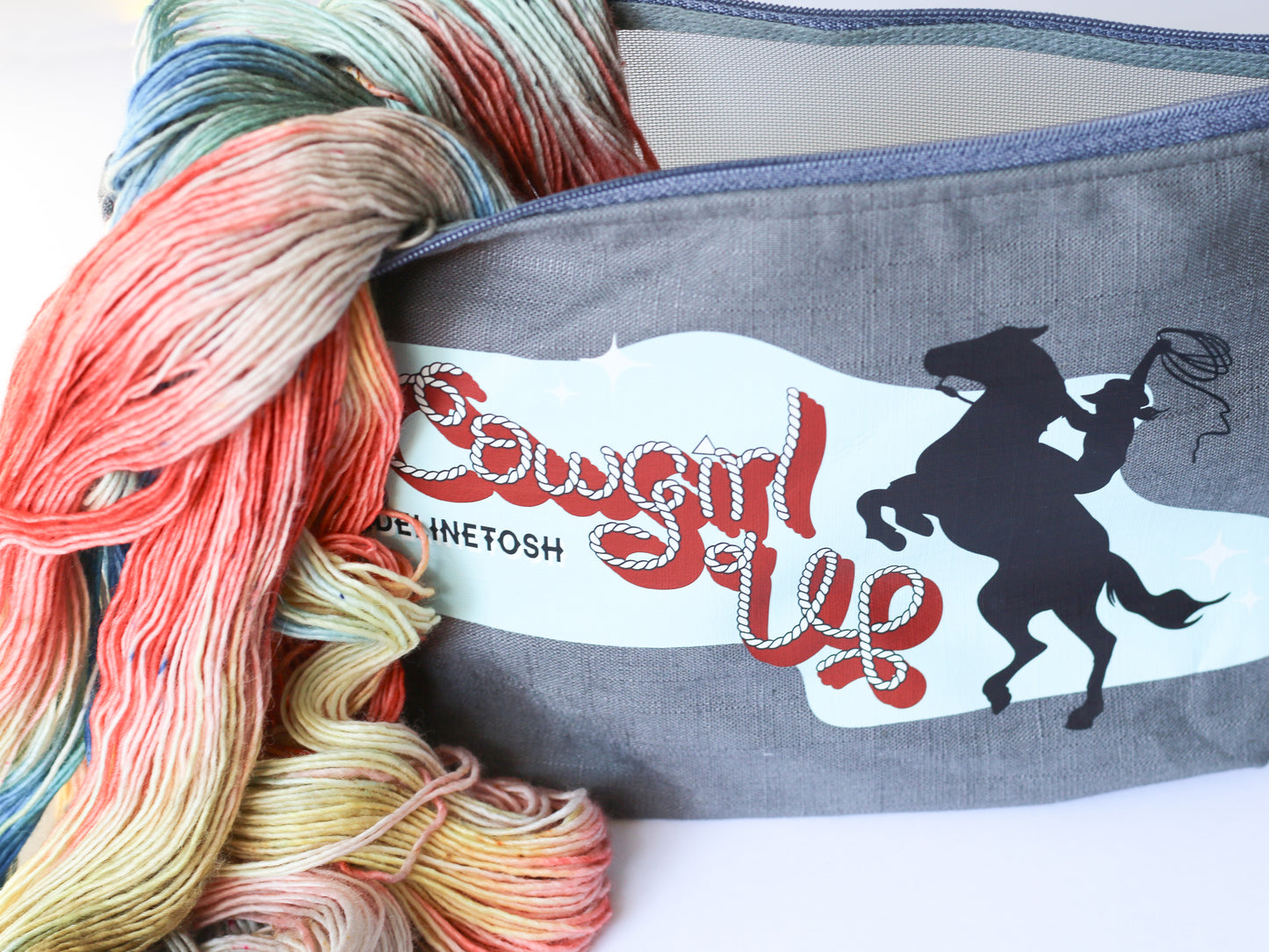 della Q | Mesh + Zip Bag